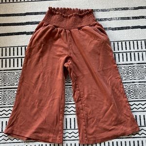 Kate Quinn cropped Gaucho pant burn orange size small
